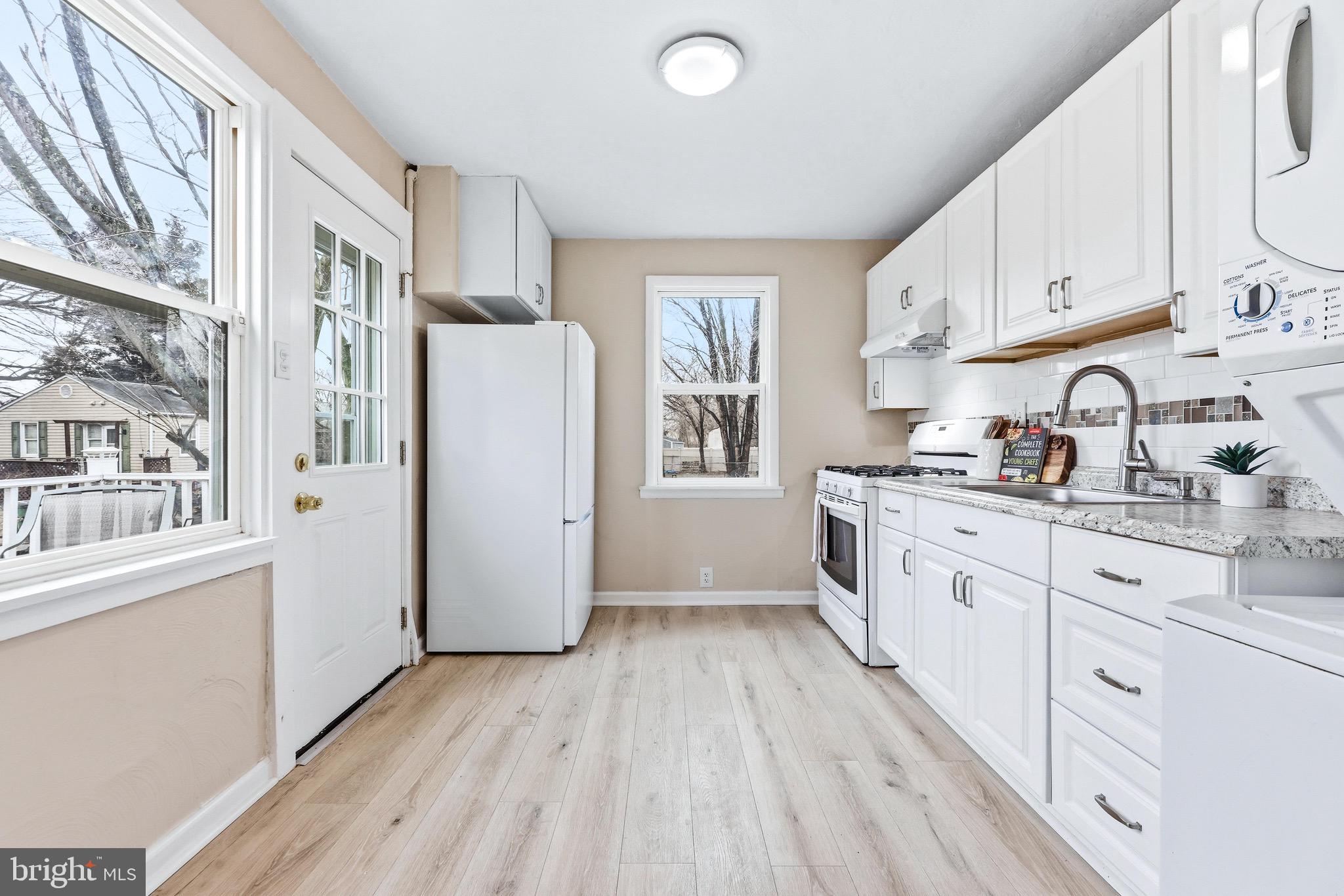 SWAN MEADOWS - Residential