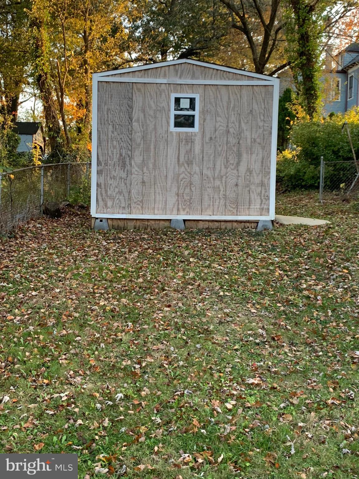 RIVERDALE - Residential Lease