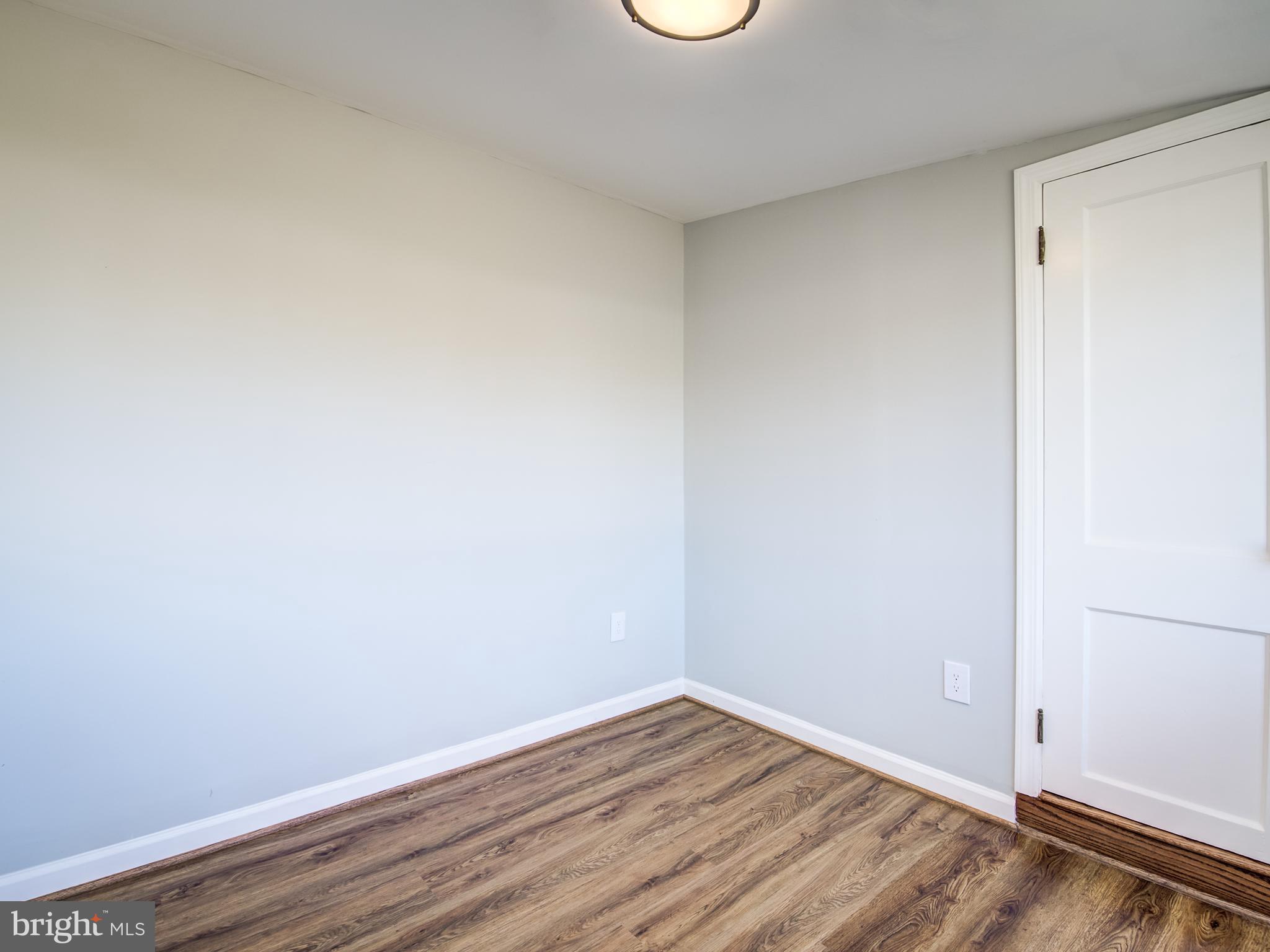 COLONIAL BEACH - Residential