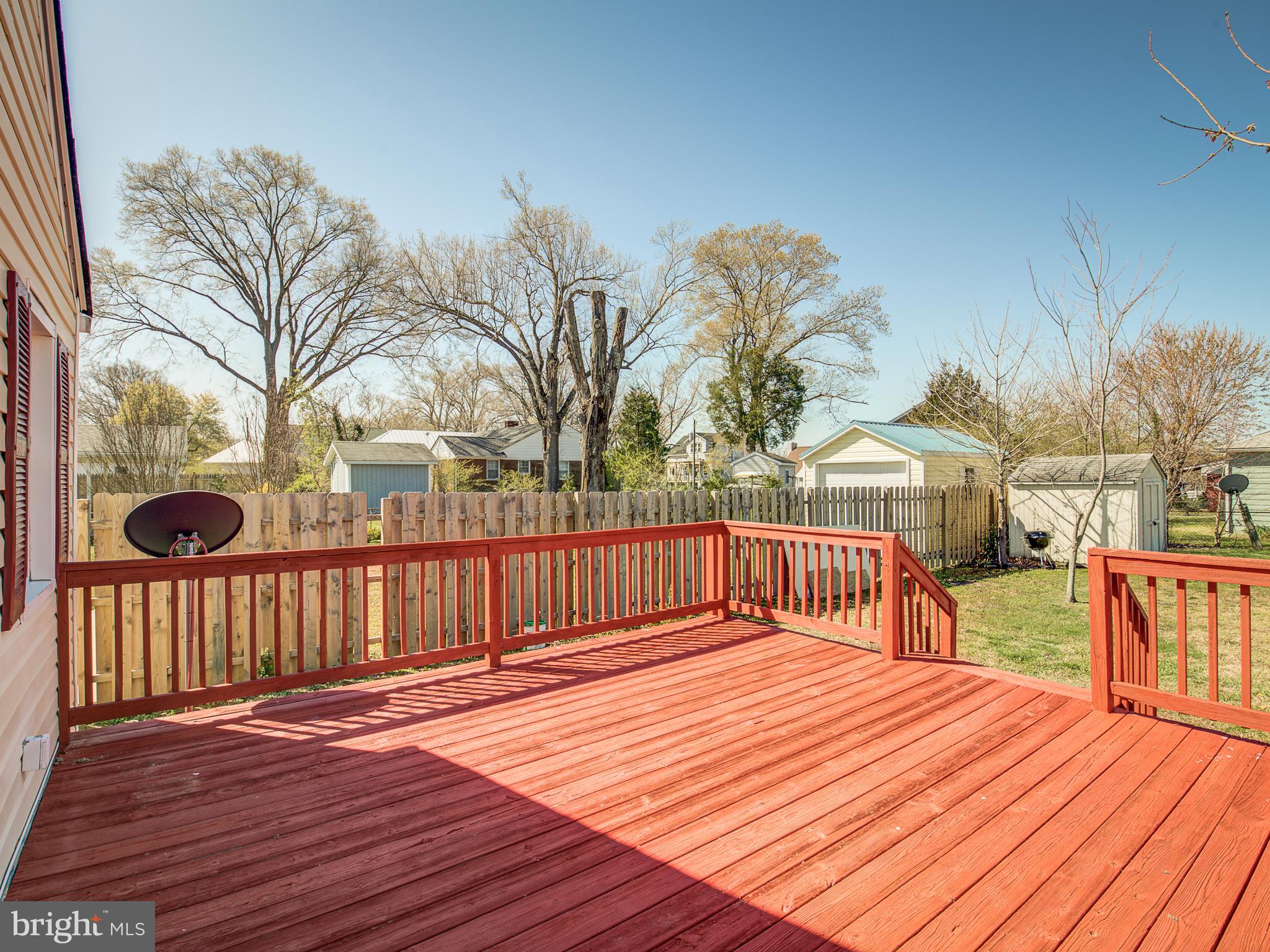 COLONIAL BEACH - Residential