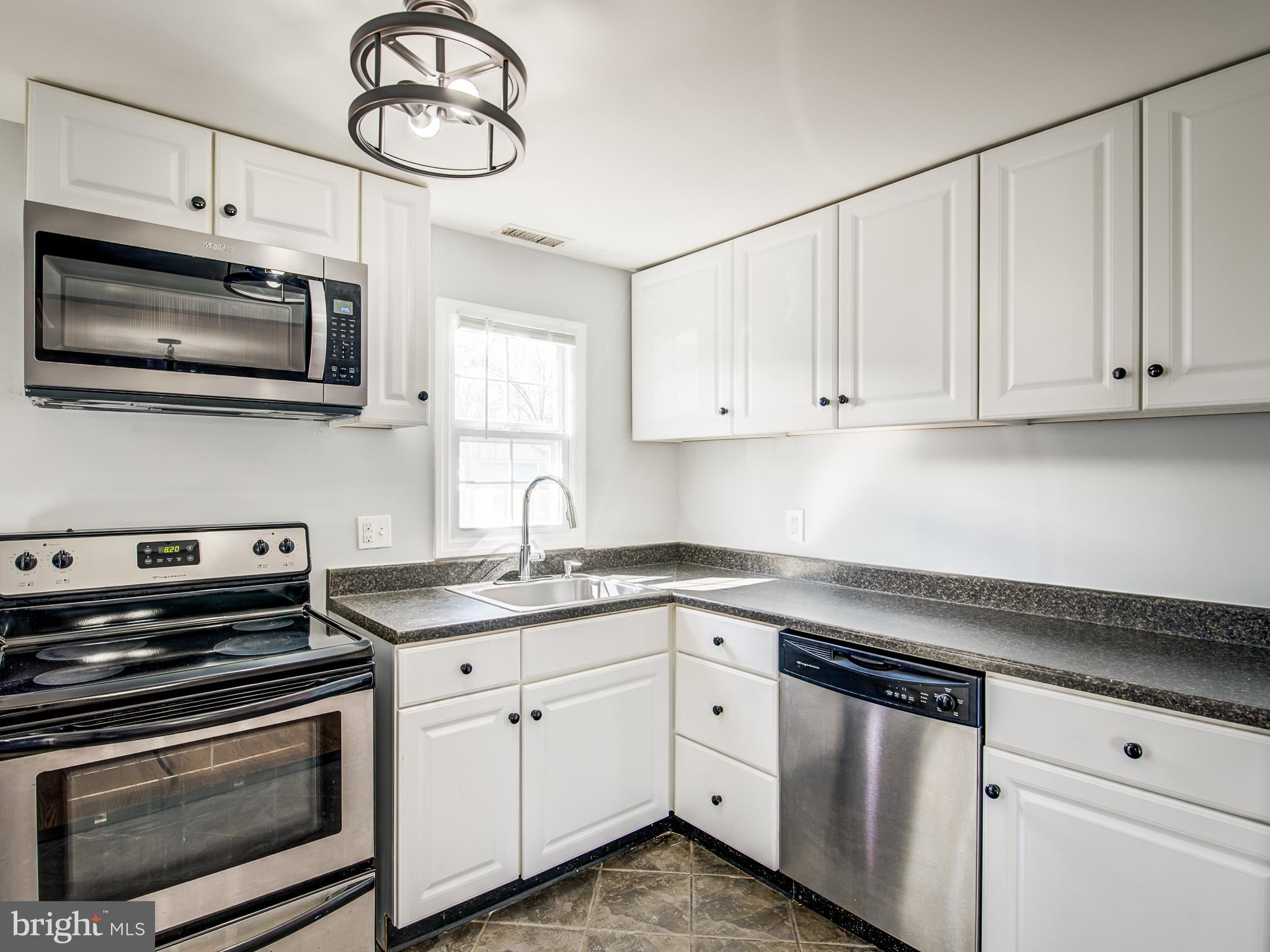 COLONIAL BEACH - Residential