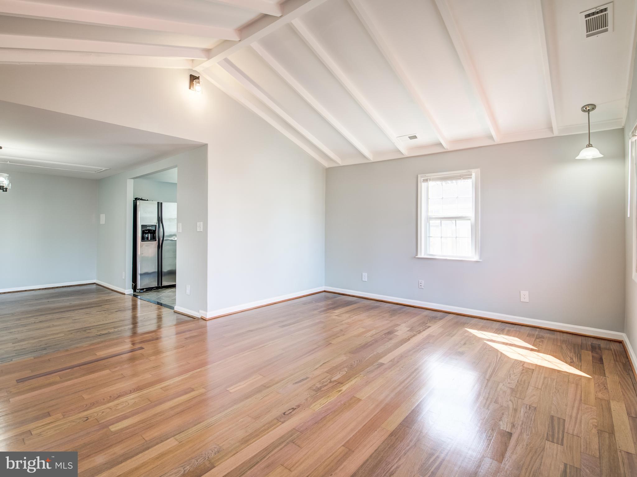 COLONIAL BEACH - Residential