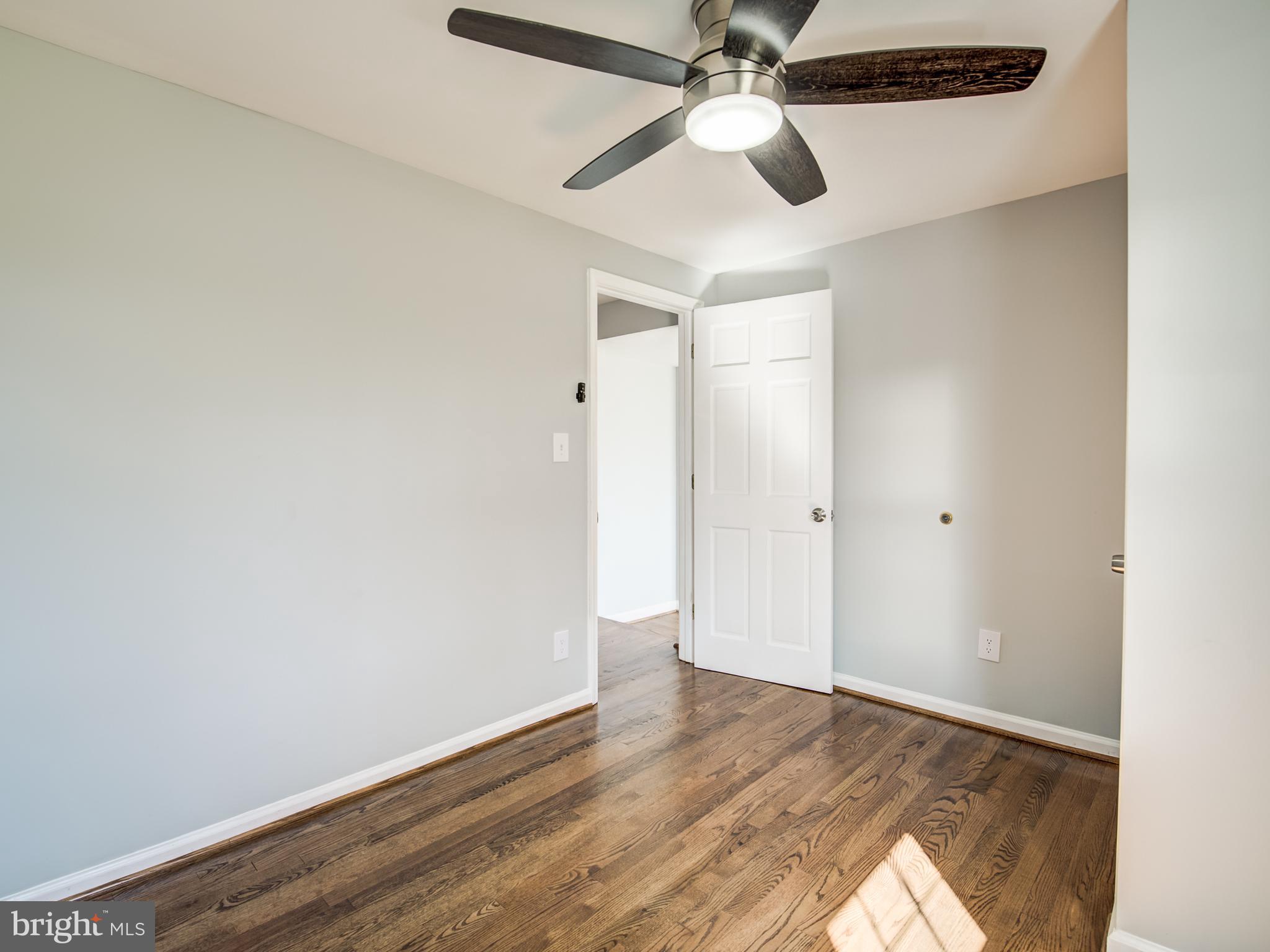 COLONIAL BEACH - Residential