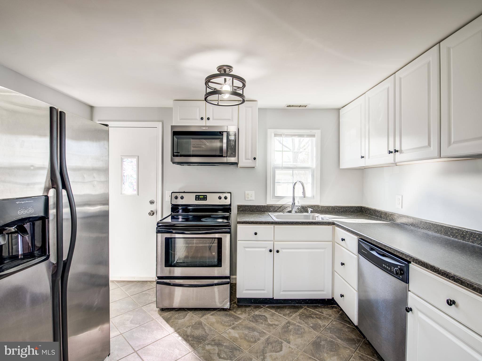 COLONIAL BEACH - Residential