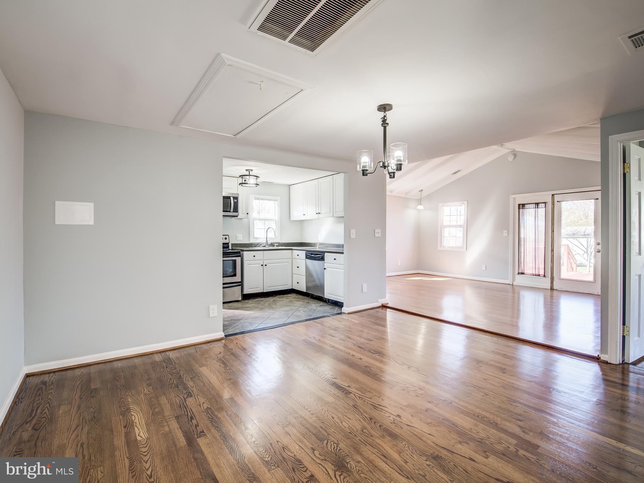 COLONIAL BEACH - Residential