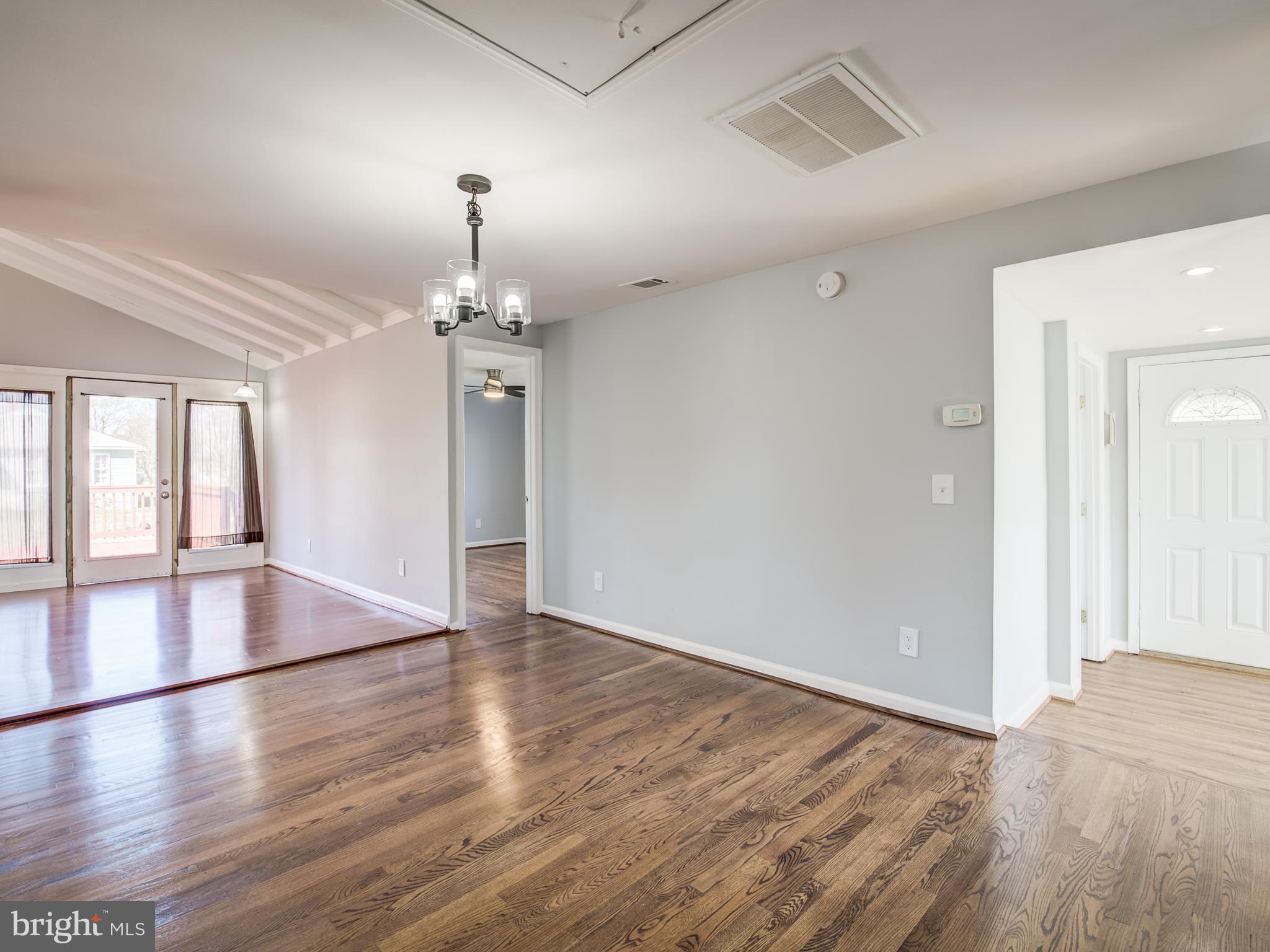 COLONIAL BEACH - Residential