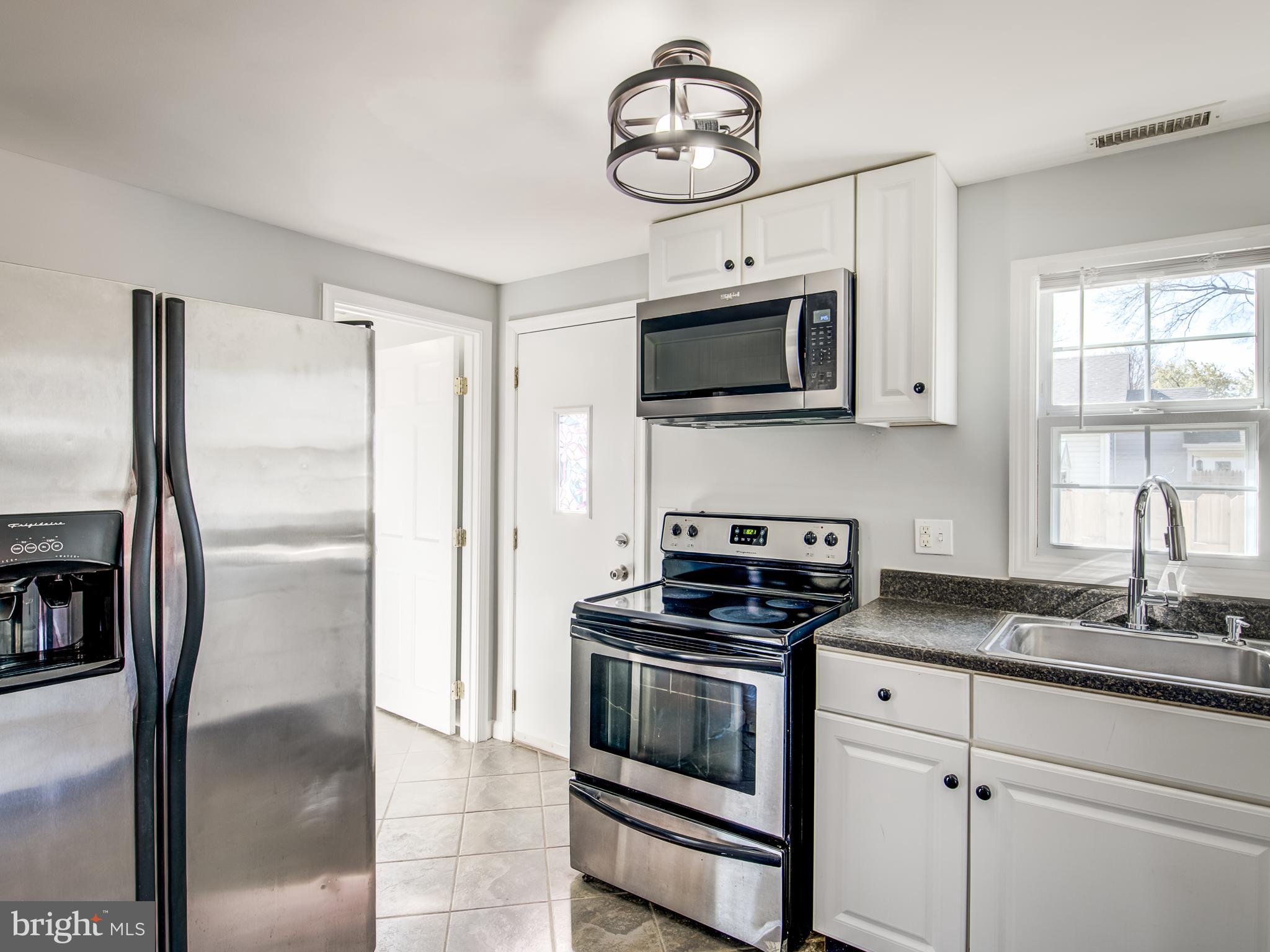 COLONIAL BEACH - Residential