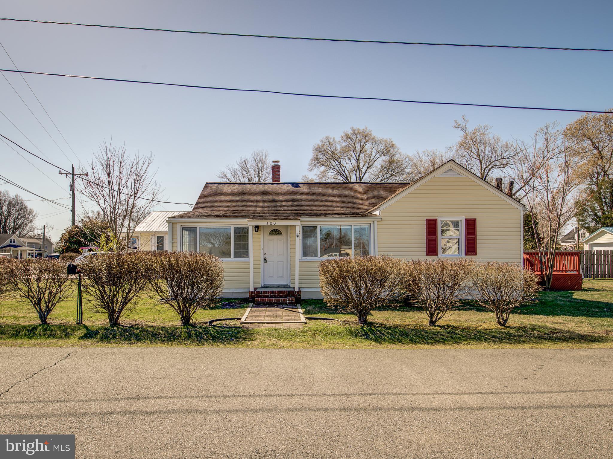COLONIAL BEACH - Residential