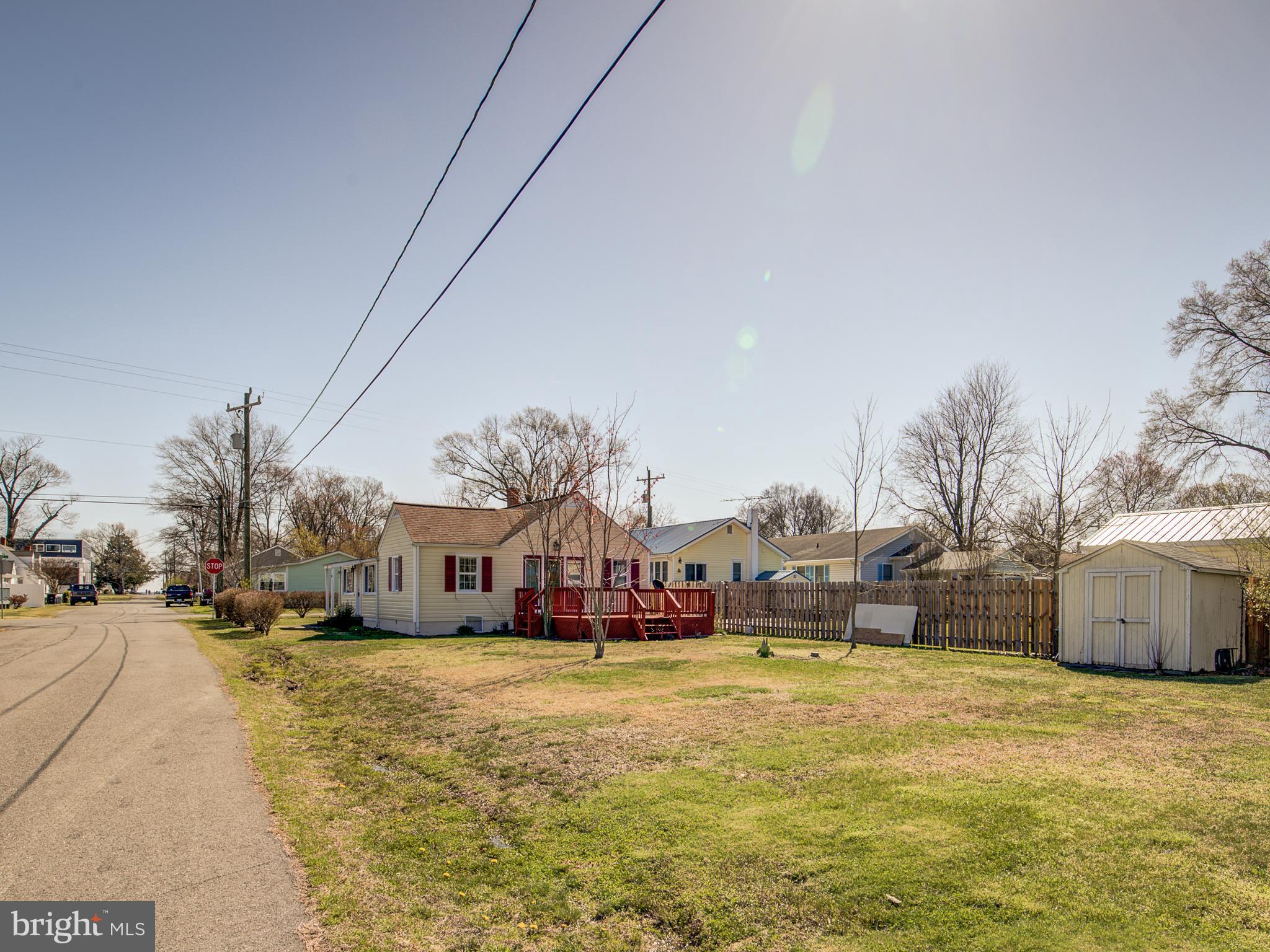 COLONIAL BEACH - Residential