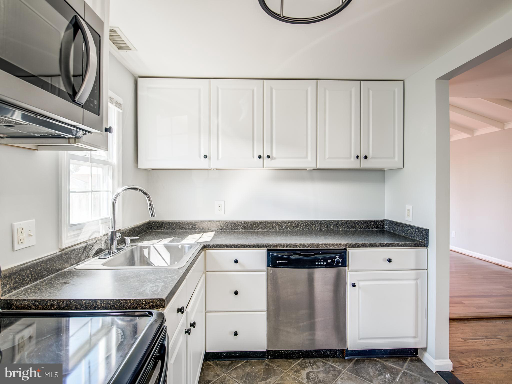 COLONIAL BEACH - Residential