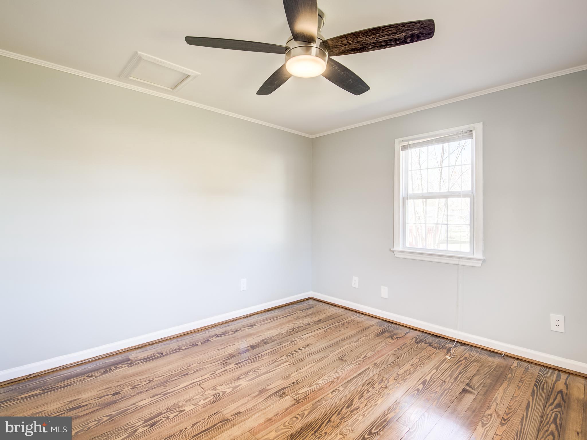 COLONIAL BEACH - Residential