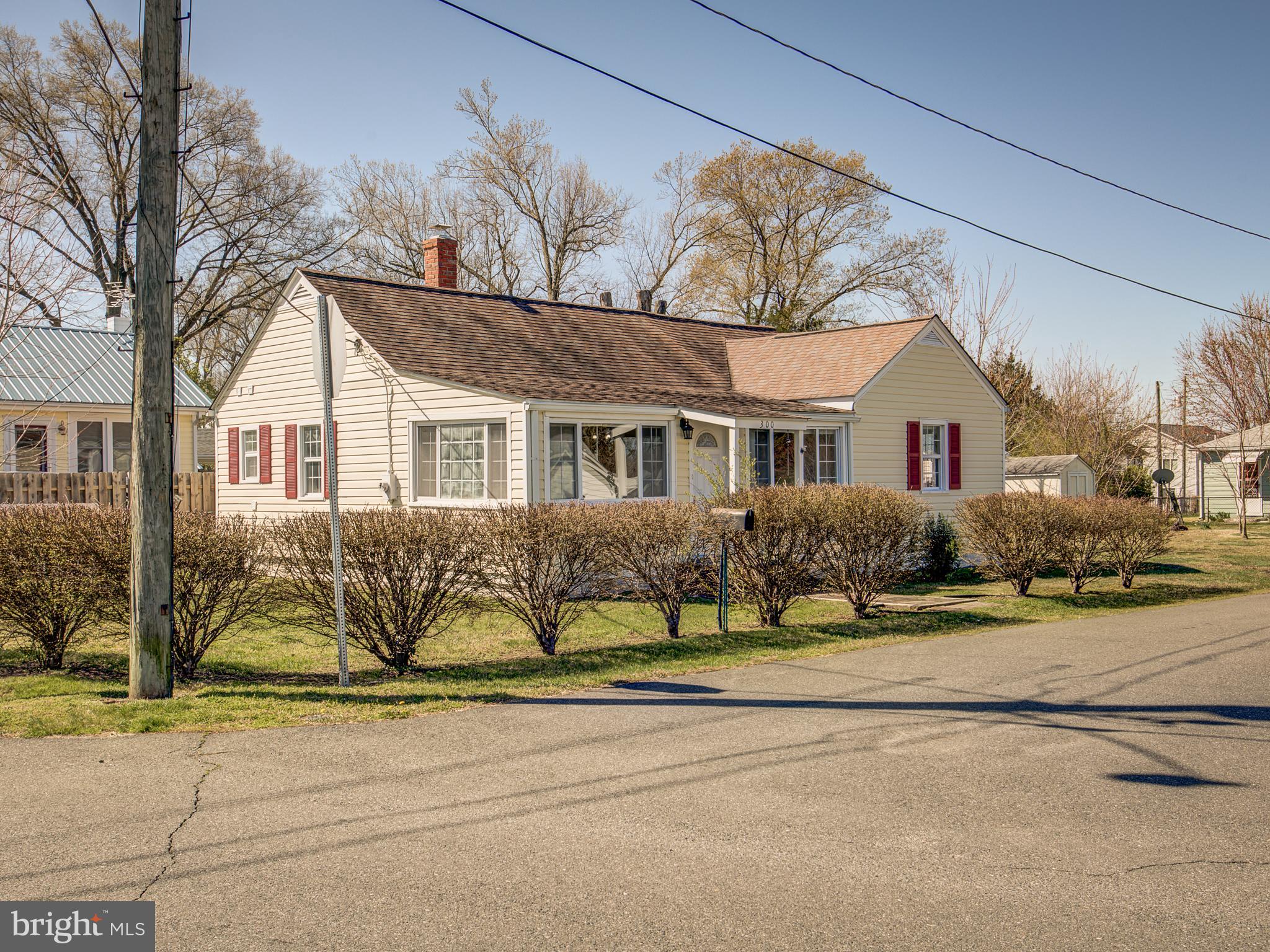 COLONIAL BEACH - Residential