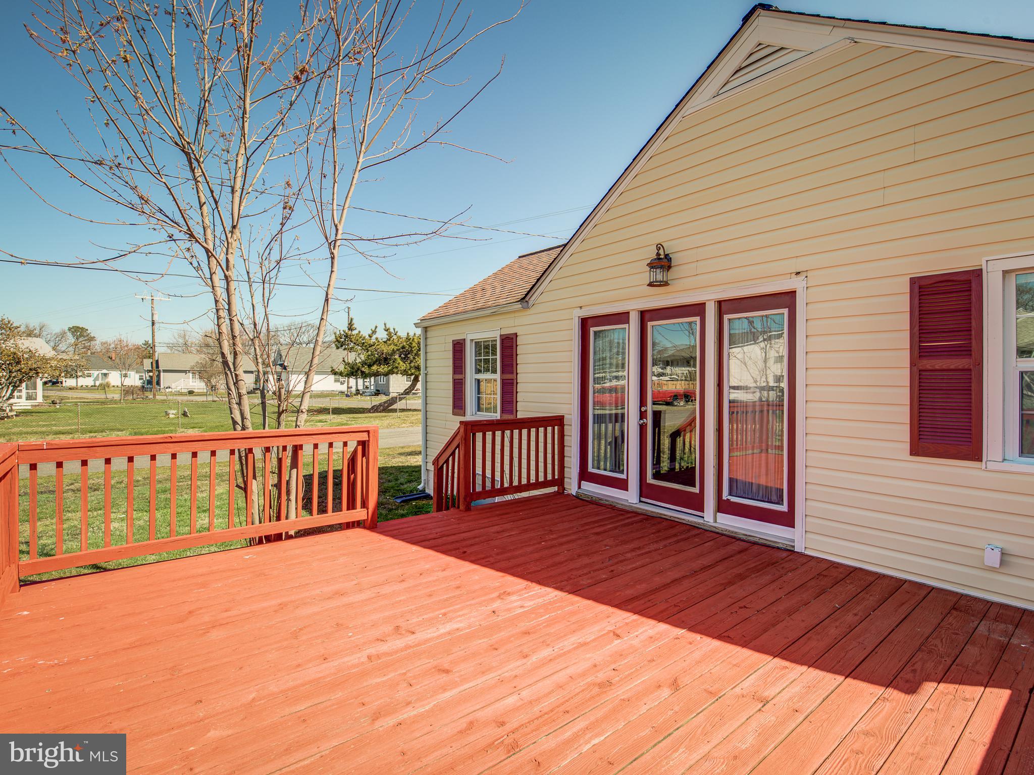 COLONIAL BEACH - Residential