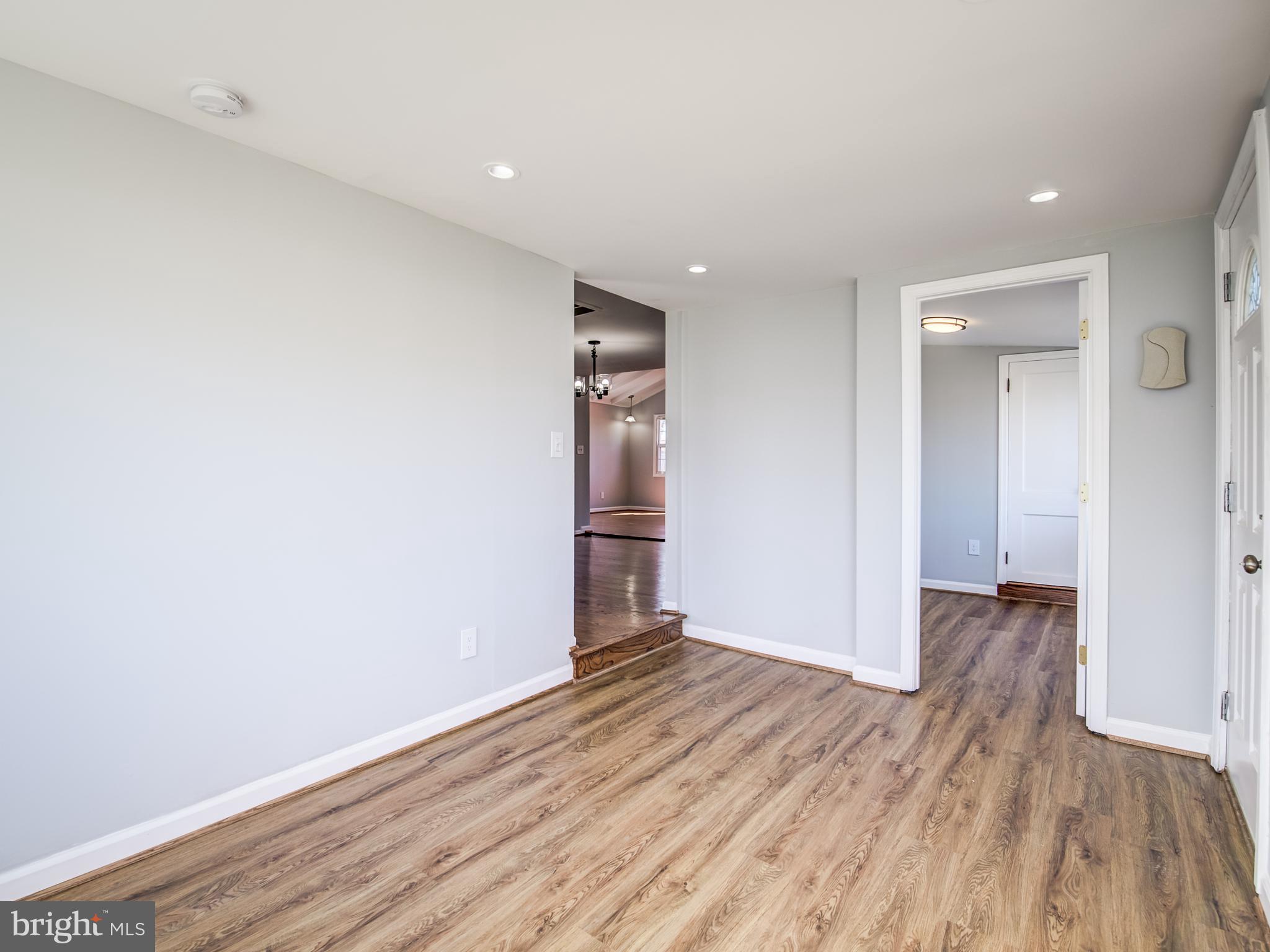 COLONIAL BEACH - Residential