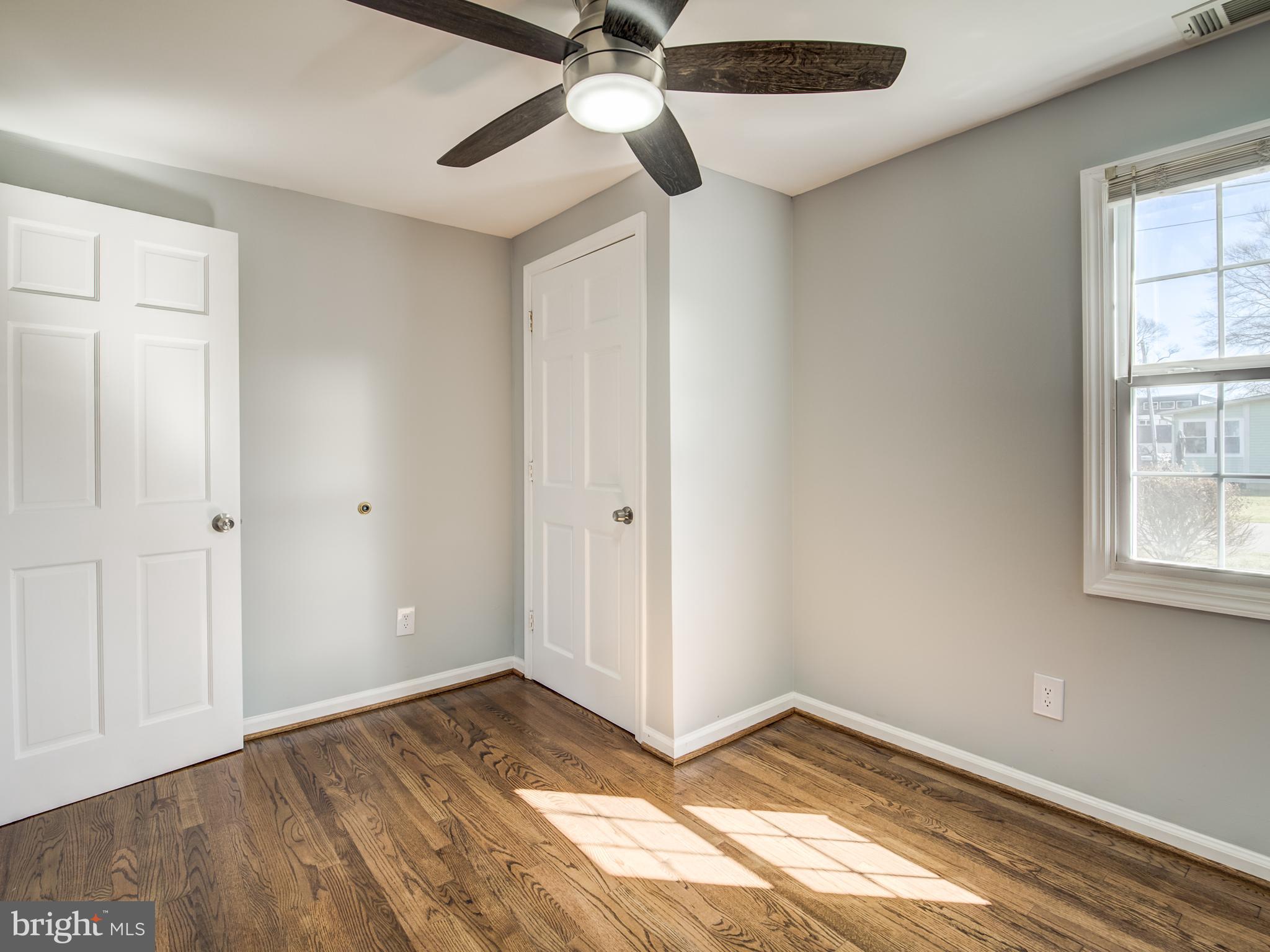 COLONIAL BEACH - Residential