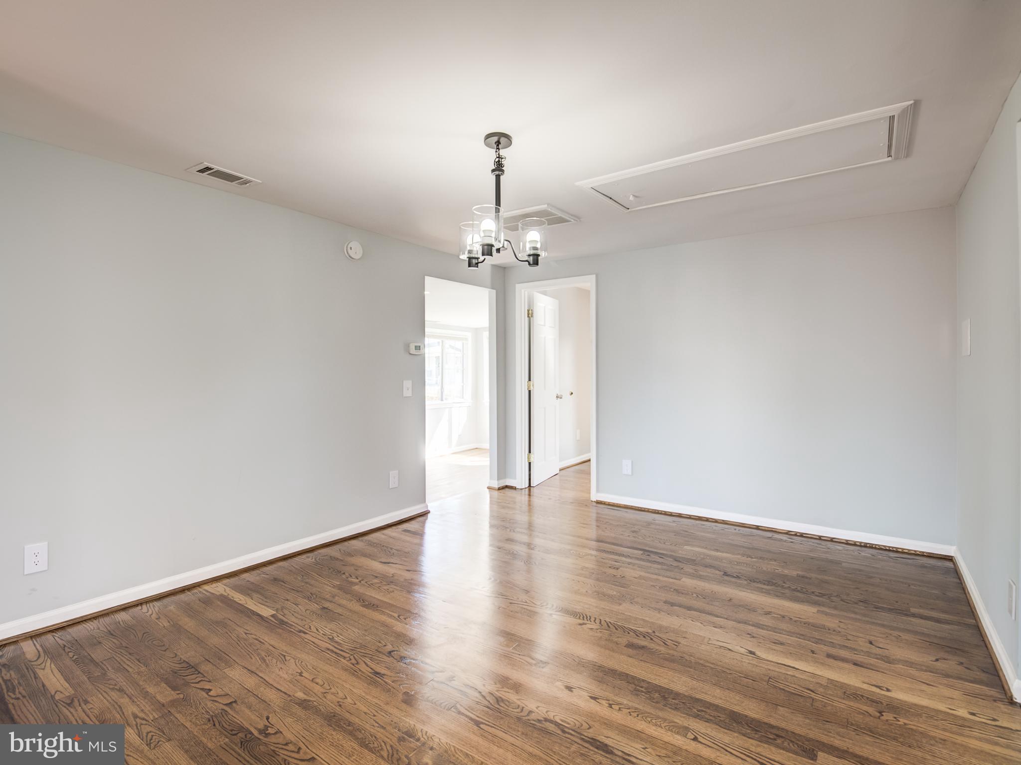 COLONIAL BEACH - Residential