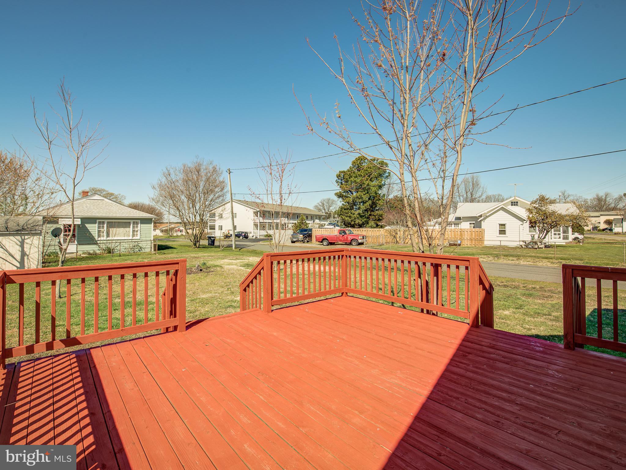 COLONIAL BEACH - Residential