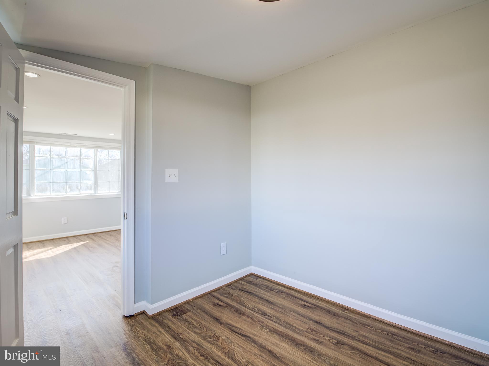 COLONIAL BEACH - Residential