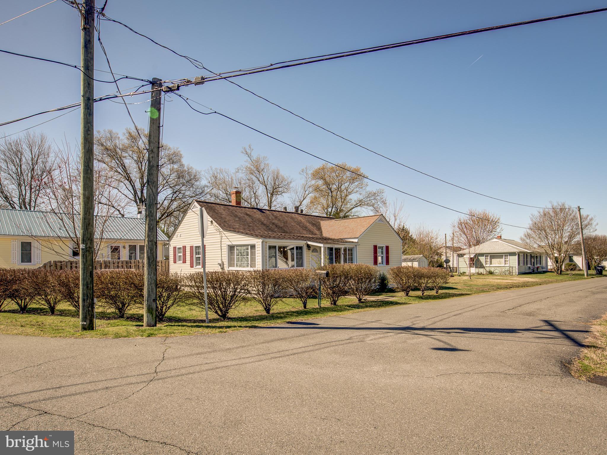 COLONIAL BEACH - Residential