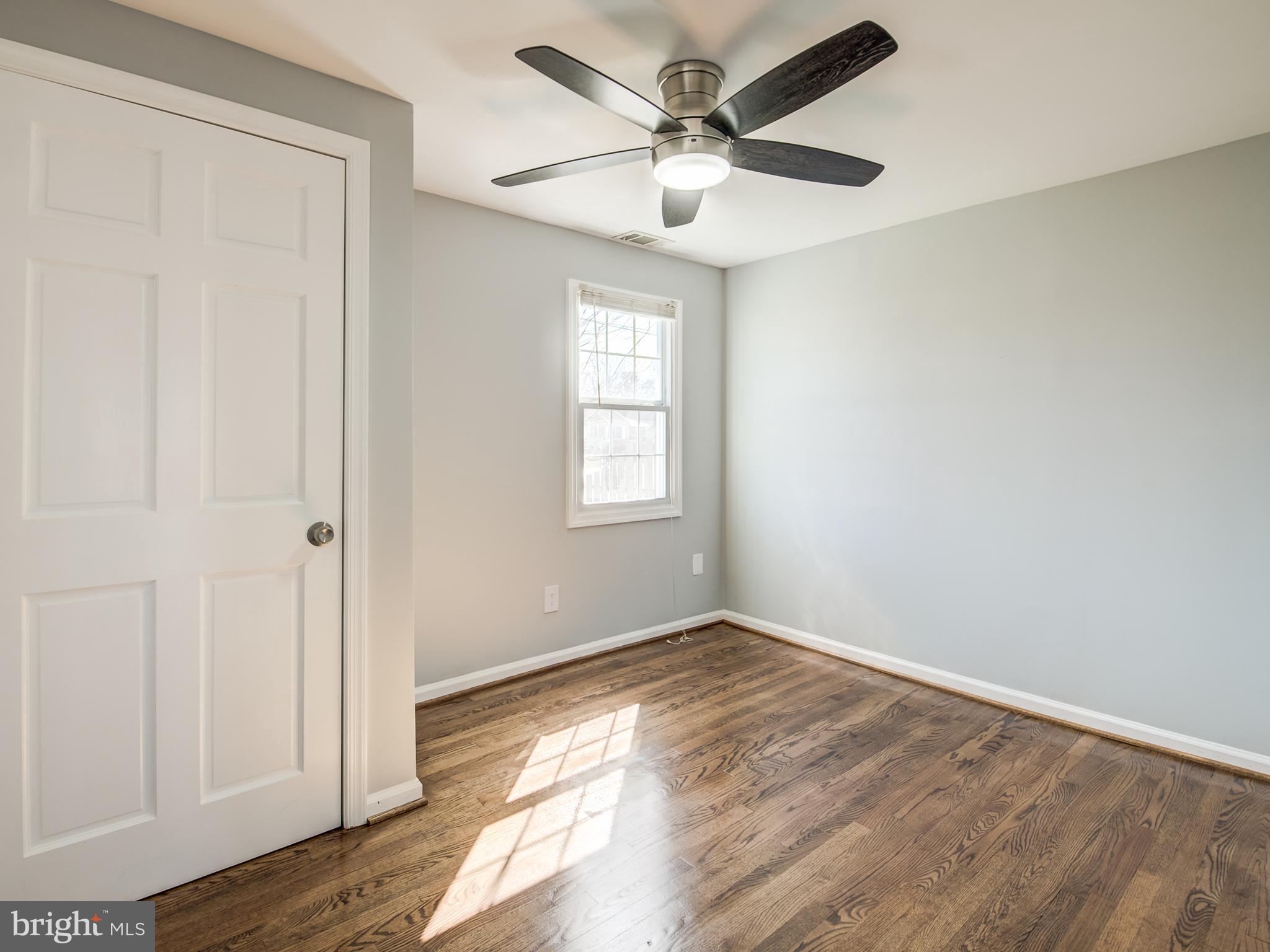 COLONIAL BEACH - Residential