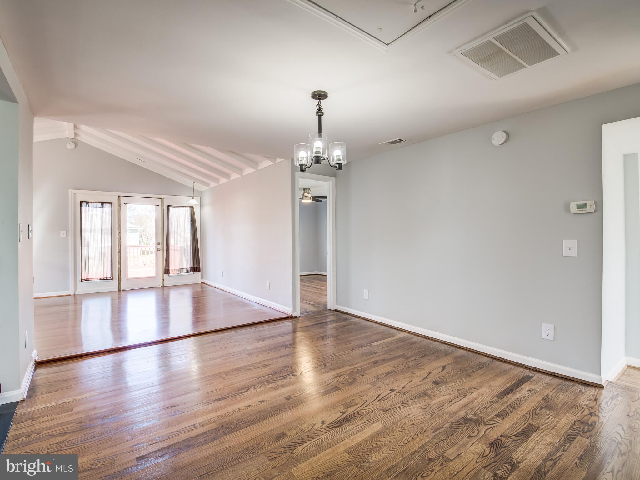 COLONIAL BEACH - Residential