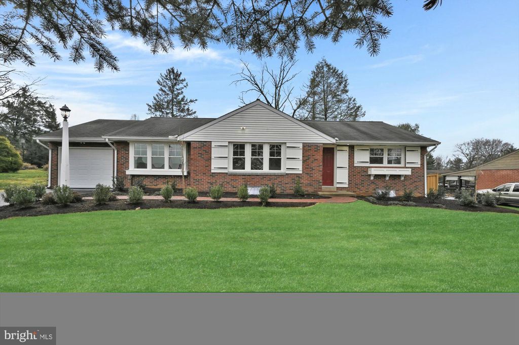 Photo of 114 RUNNING PUMP RD, LANCASTER, PA 17603 (MLS # PALA2029368)