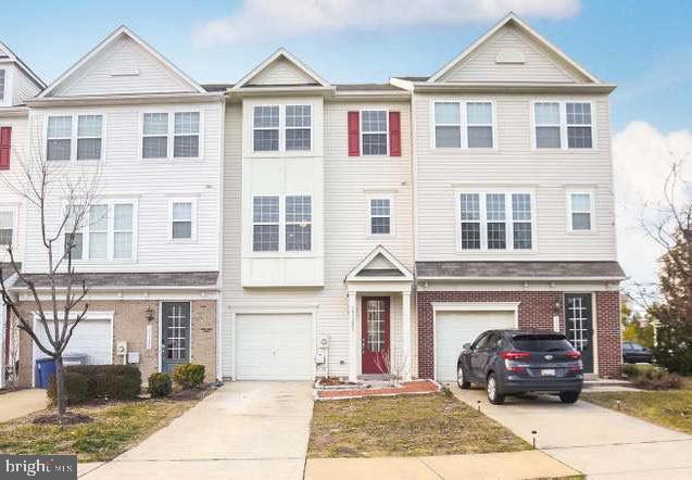 Beautiful and well-maintained 4-bed, 3.5-bath townhome located in desirable Wildewood neighborhood for rent! This home offers three finished levels, including brand new flooring on the first two levels, a private deck off the kitchen, and access to top-notch community amenities including a pool, tennis courts, basketball courts, and playgrounds.
Trash included in rent. Tenant responsible for water, electricity, gas, and internet.
*No pets
*Minimum credit score of 650
*Monthly income 3x the amount of monthly rent
*No smoking
Minimum 1 year lease. One month's security deposit required at lease signing. Application link in listing and here: https://apply.link/gIZvYxk