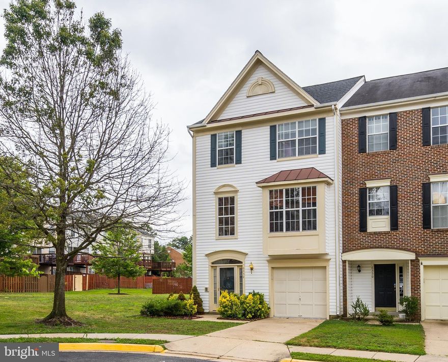 Spacious well maintained End Unit Three Level Townhouse! Huge Country Kitchen. Large NEW Deck! Master BR has vaulted ceiling, walk-in closet and lux bath with separate shower & Jacuzzi tub w/jets. Great location. Free community Shuttle to Metro.