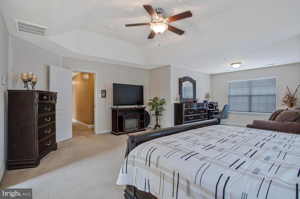 BELMONT CREST - Residential