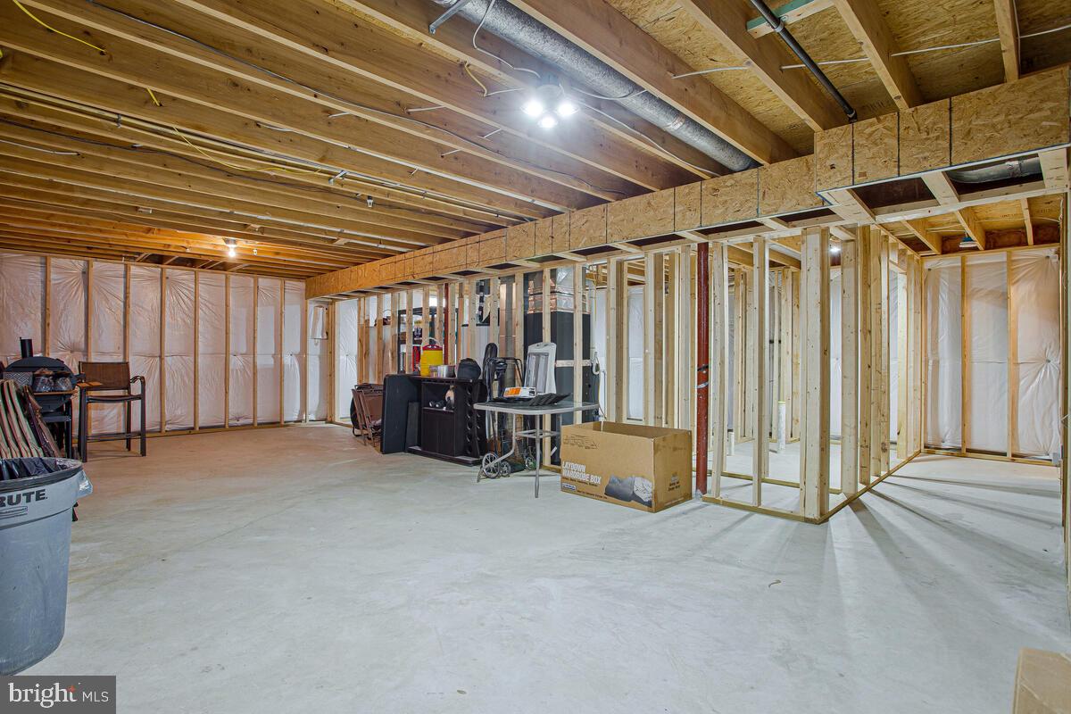 BELMONT CREST - Residential