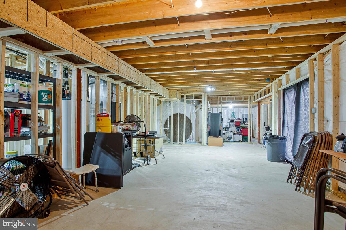 BELMONT CREST - Residential