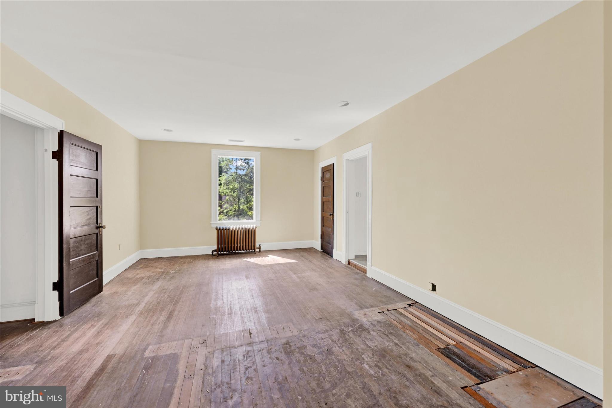 ROLAND PARK - Residential