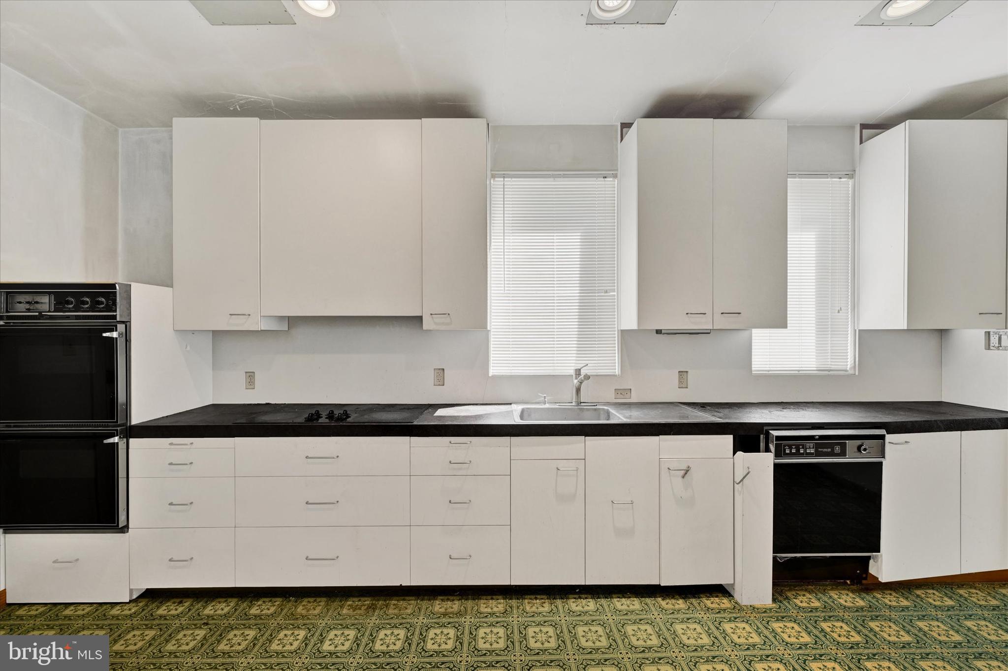 ROLAND PARK - Residential