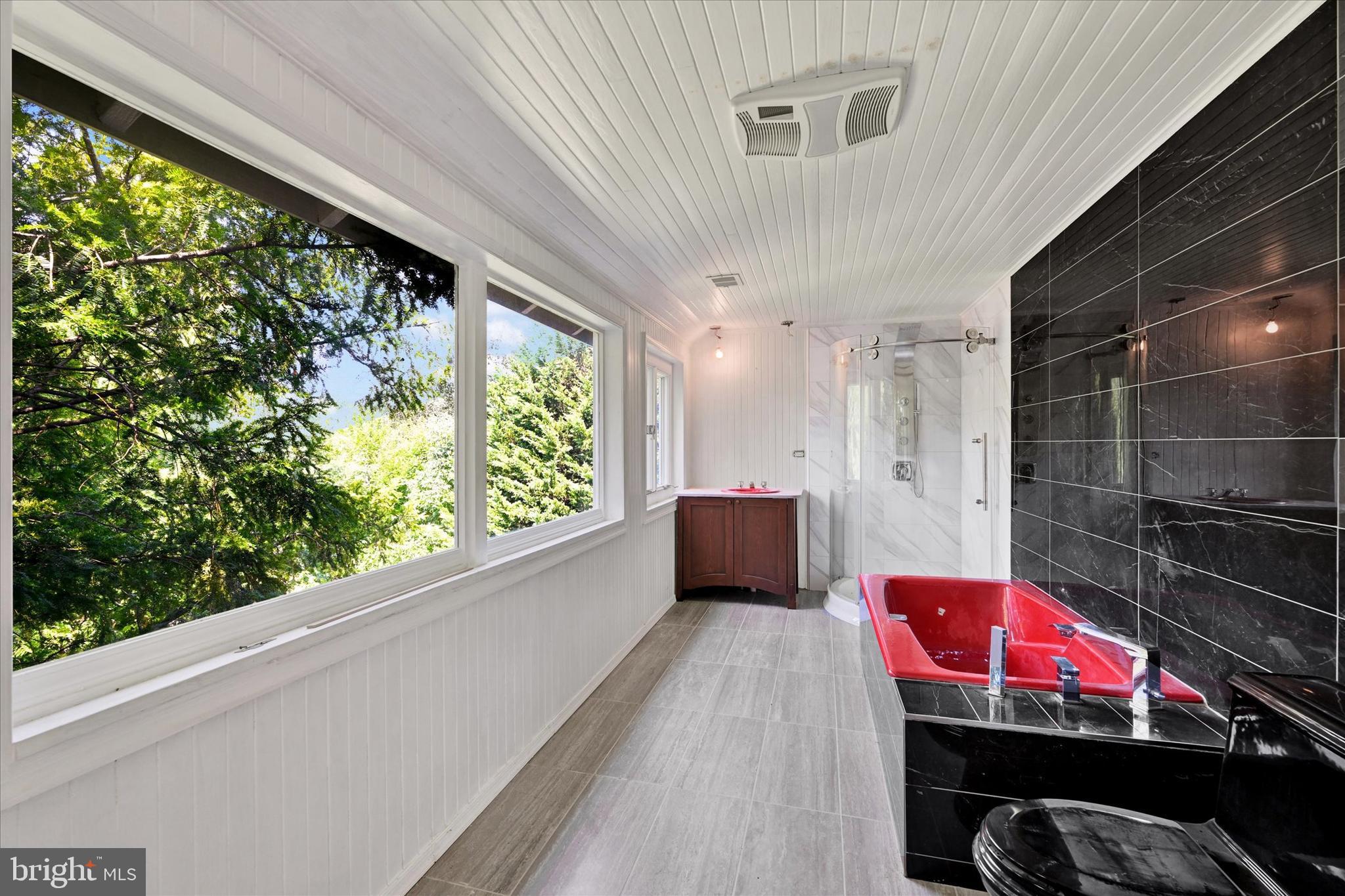 ROLAND PARK - Residential