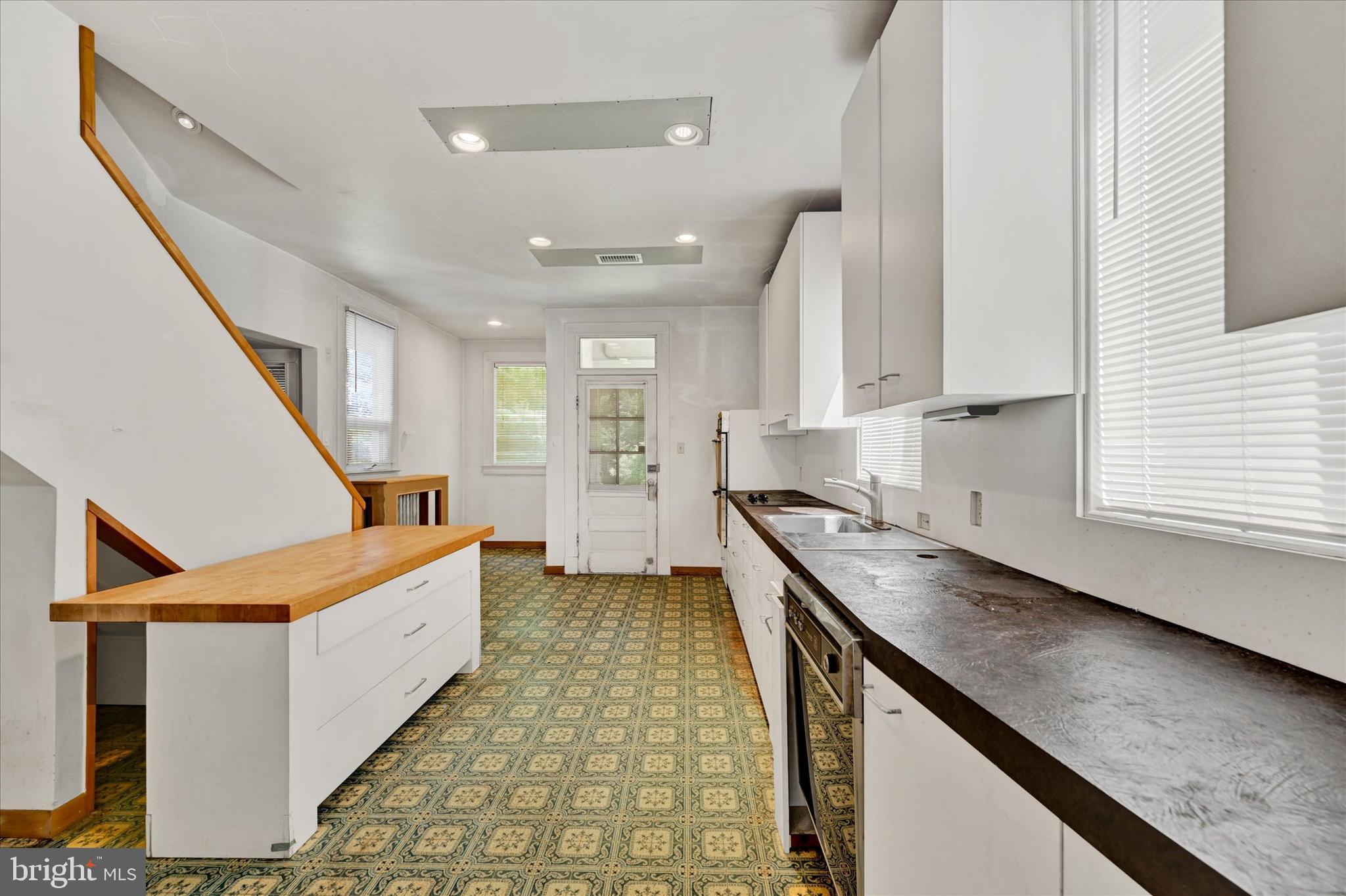 ROLAND PARK - Residential