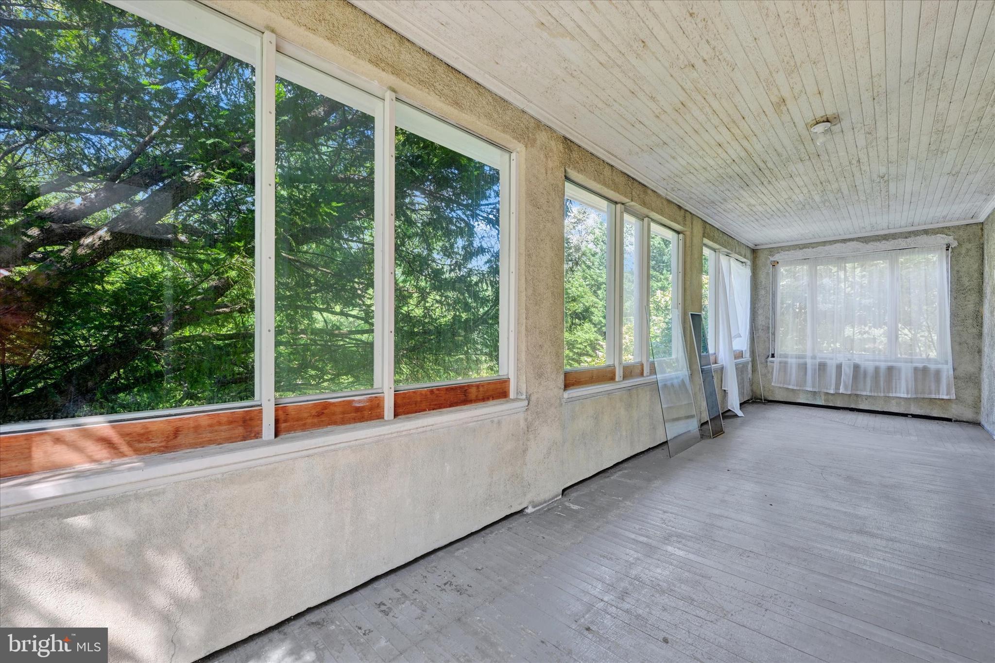 ROLAND PARK - Residential