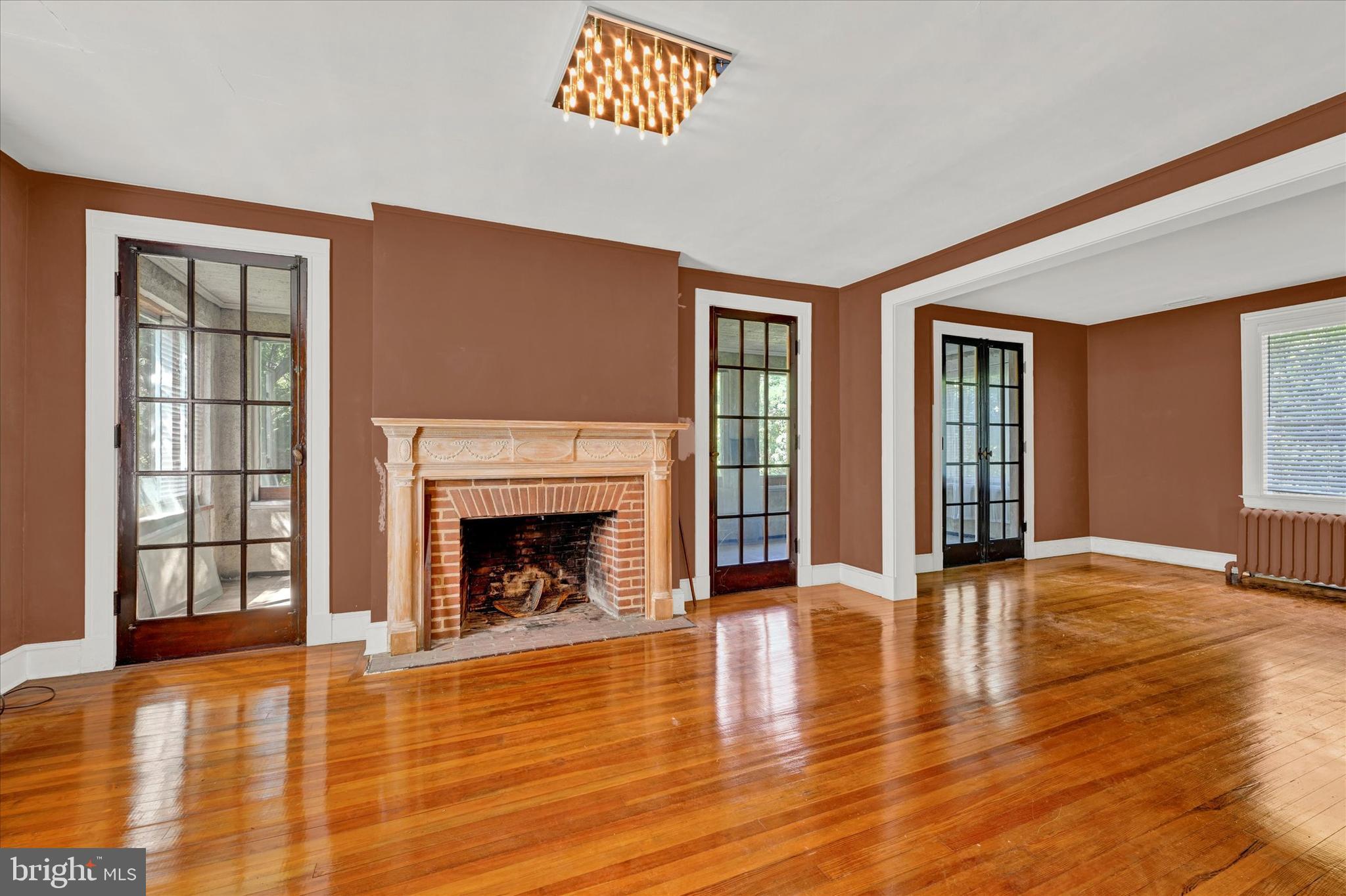 ROLAND PARK - Residential