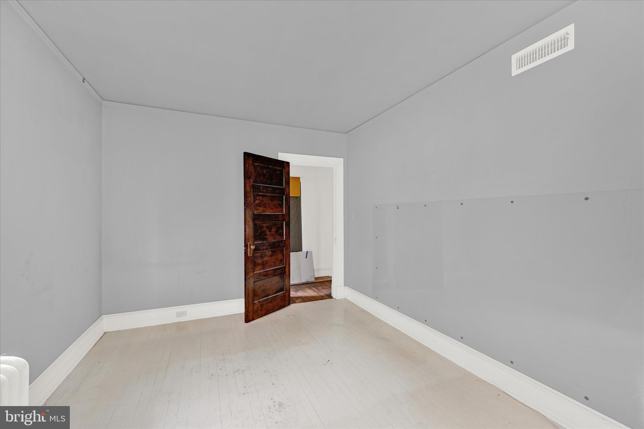 ROLAND PARK - Residential