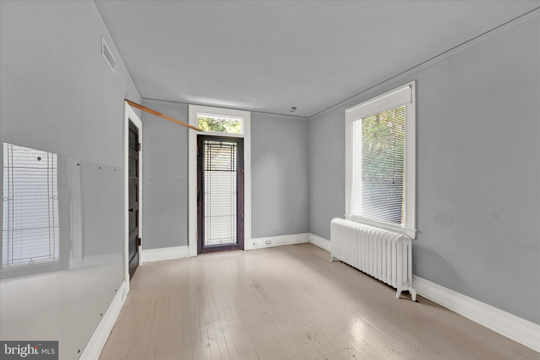 ROLAND PARK - Residential