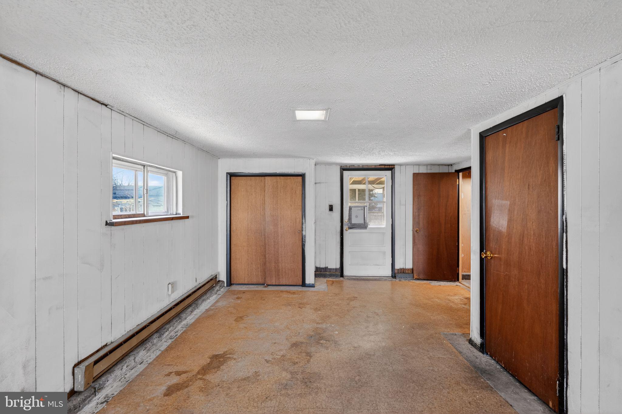 ROSLYN - Residential