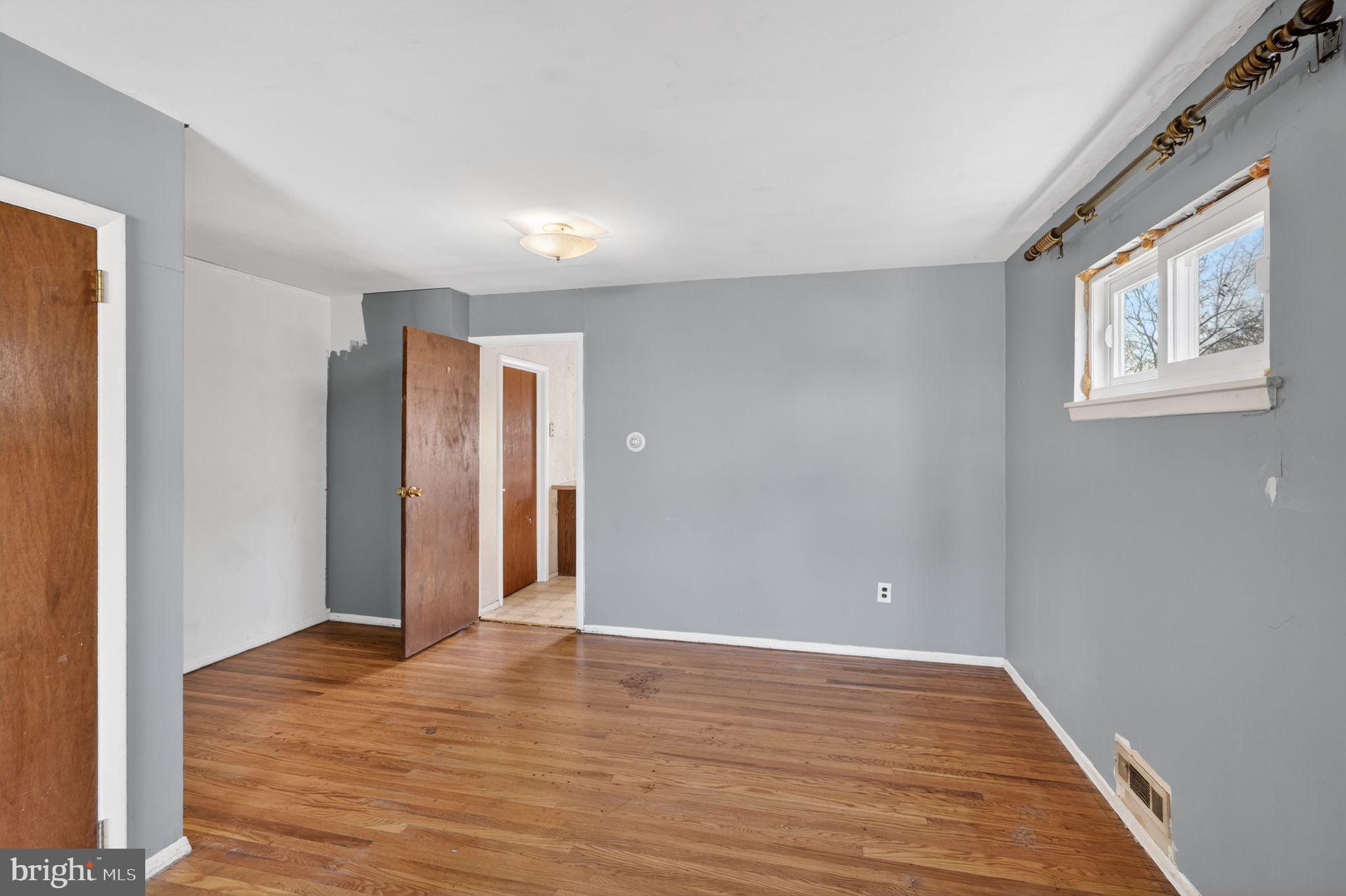 ROSLYN - Residential