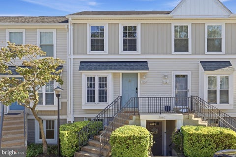 Townhouse For Rent - 3858 9th Road<br/> ARLINGTON, VA 22204