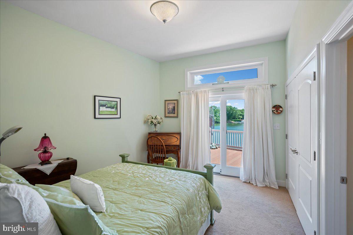 CLARKES LANDING - Residential