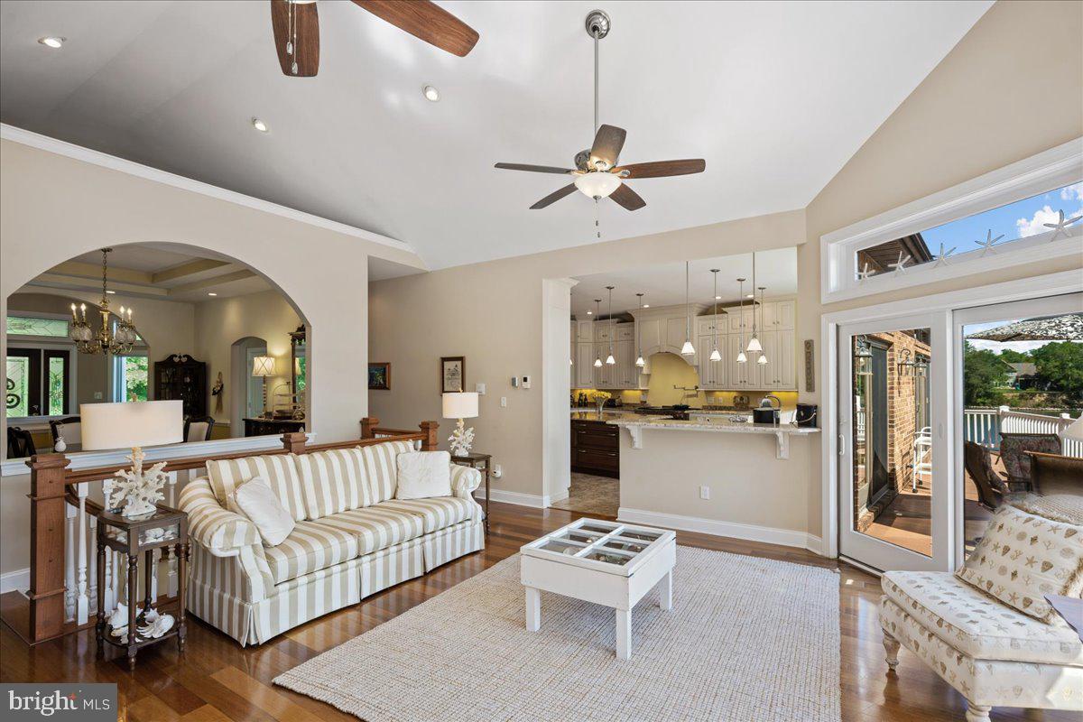 CLARKES LANDING - Residential