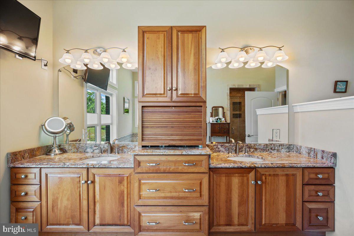 CLARKES LANDING - Residential