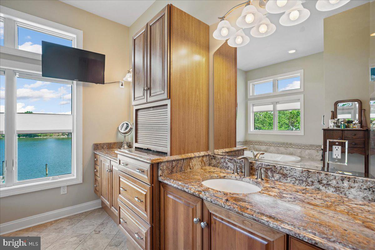 CLARKES LANDING - Residential