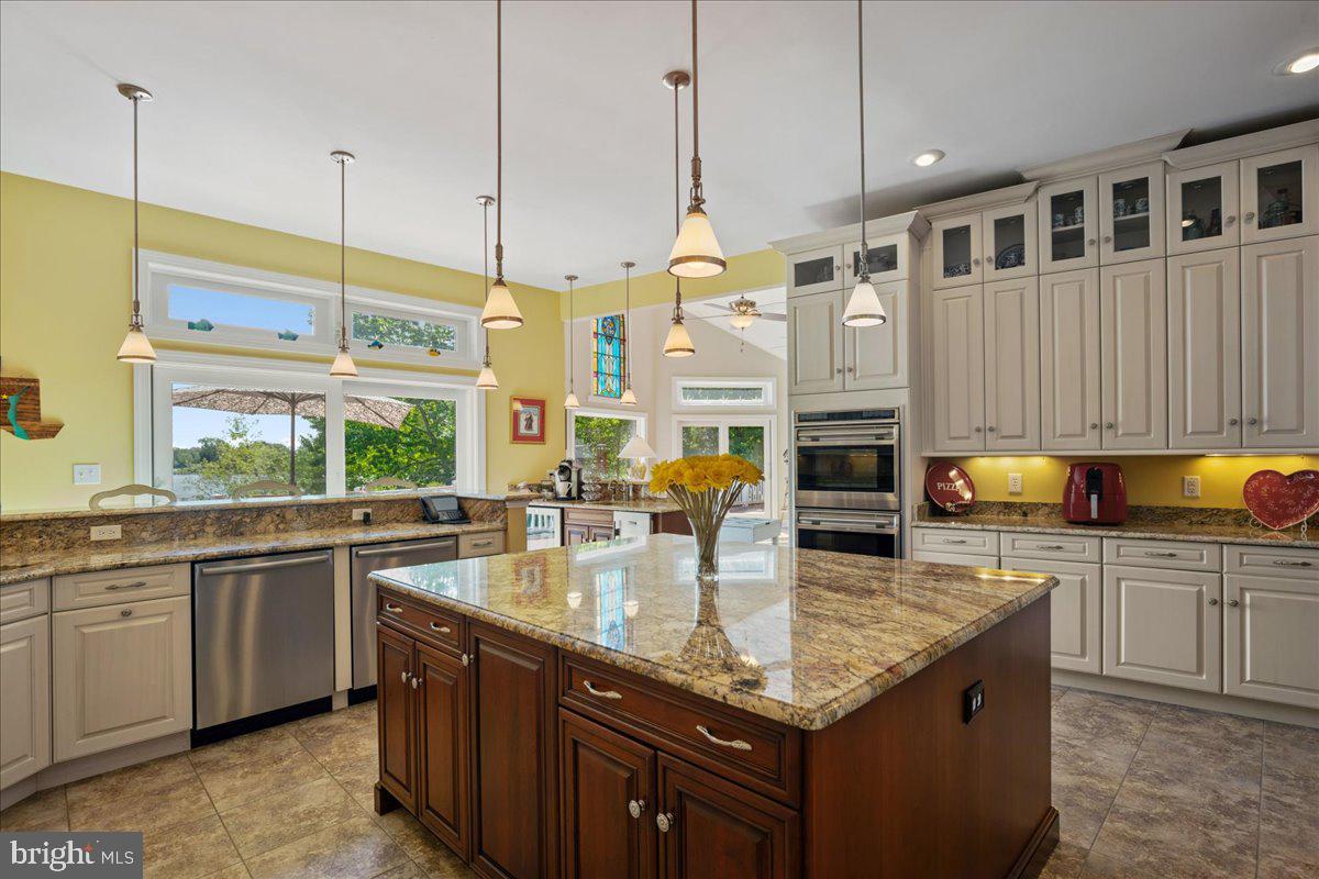 CLARKES LANDING - Residential