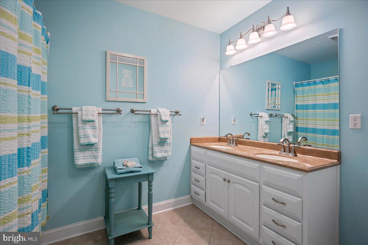 CLARKES LANDING - Residential