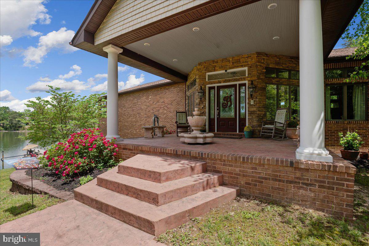 CLARKES LANDING - Residential