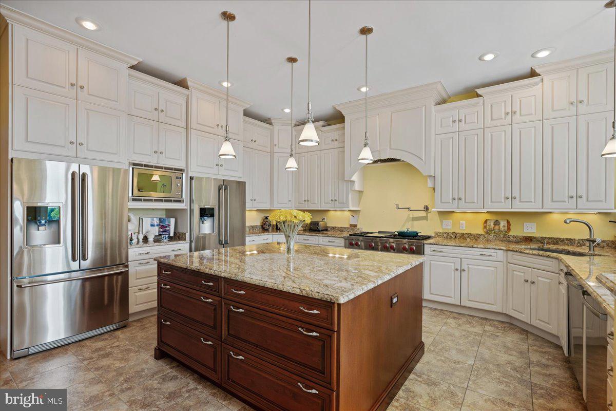 CLARKES LANDING - Residential